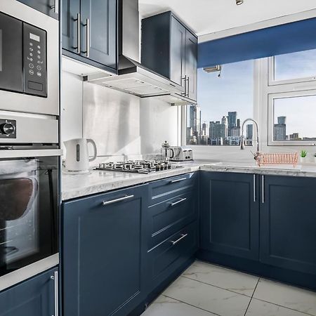 Stunning Massive Bedroom +Direct Thames River View London Exterior photo